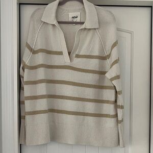 Aerie Cream and Tan V-Neck Sweater